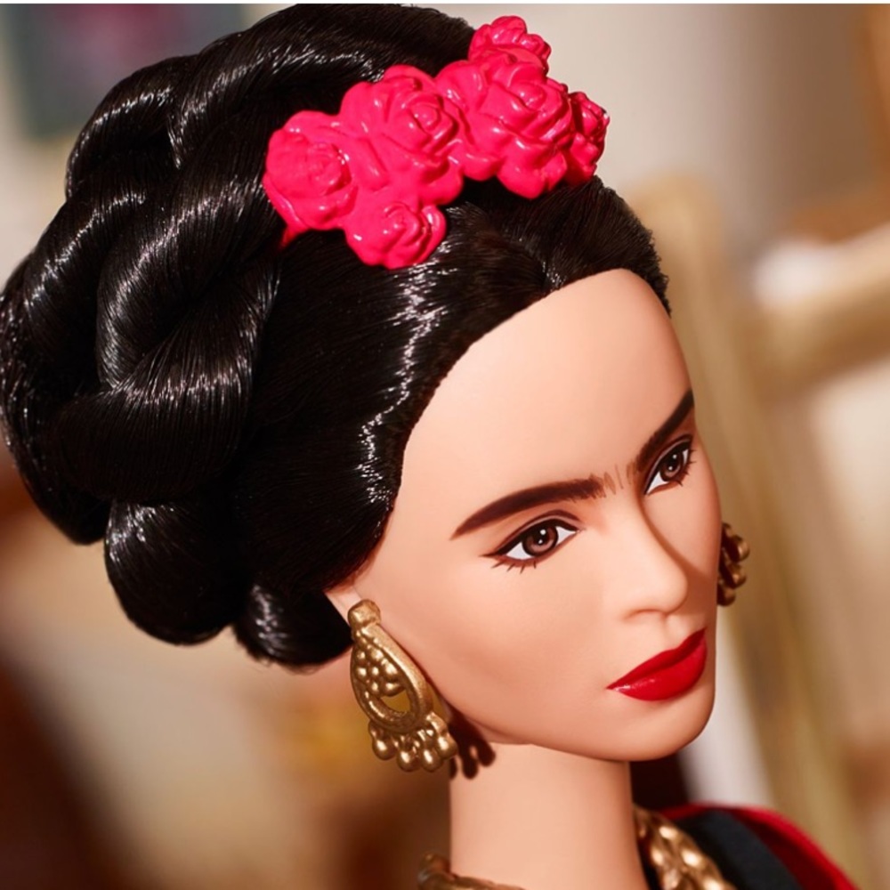 Frida Kahlo Barbie - Picture 3 of 4